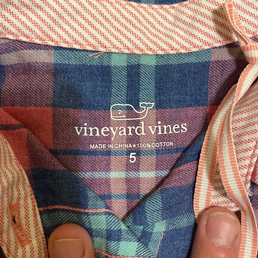 BNWT Vineyard Vines Girls Flannel, size 5 - Picture 3 of 4
